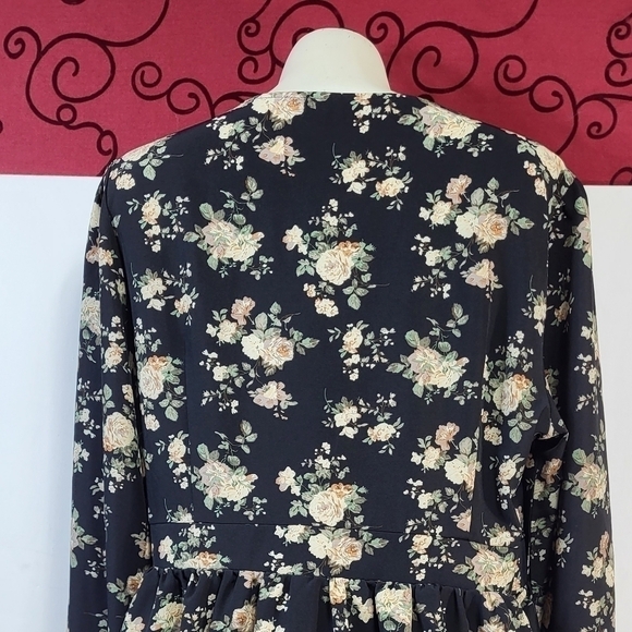 Shein Curve 3/4 Sleeve Floral Dress - Picture 6 of 7